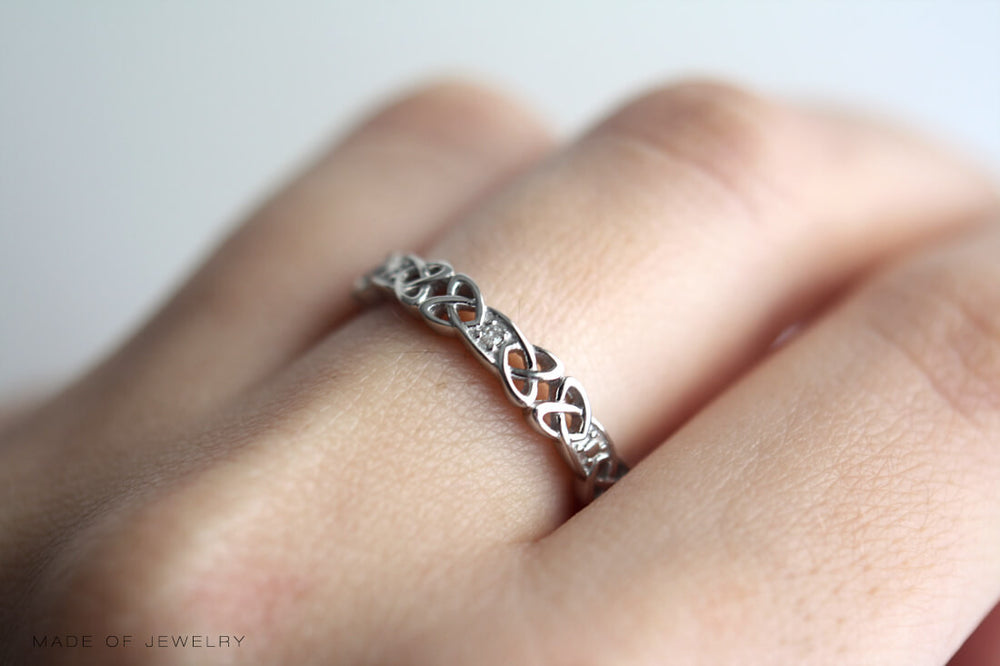 Ladies Silver Celtic Knot Stone Set Ring