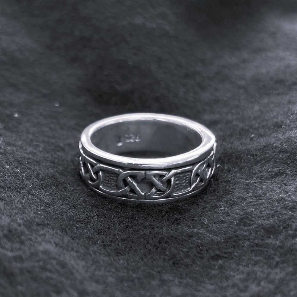Celtic Knotwork Spinner Ring