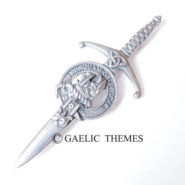 Scottish Family Name Clan Kilt Pin   Grant - MacThomas